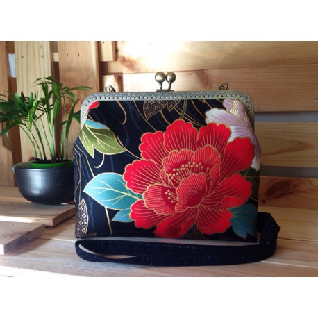 sac avec chaîne