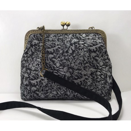 sac avec chaîne