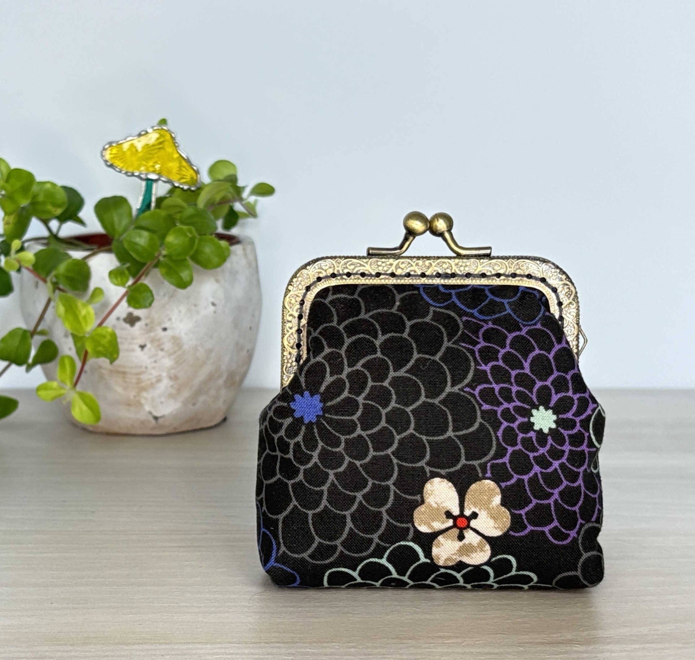 Porte-monnaie avec fermoir rectangulaire Ici ça pique